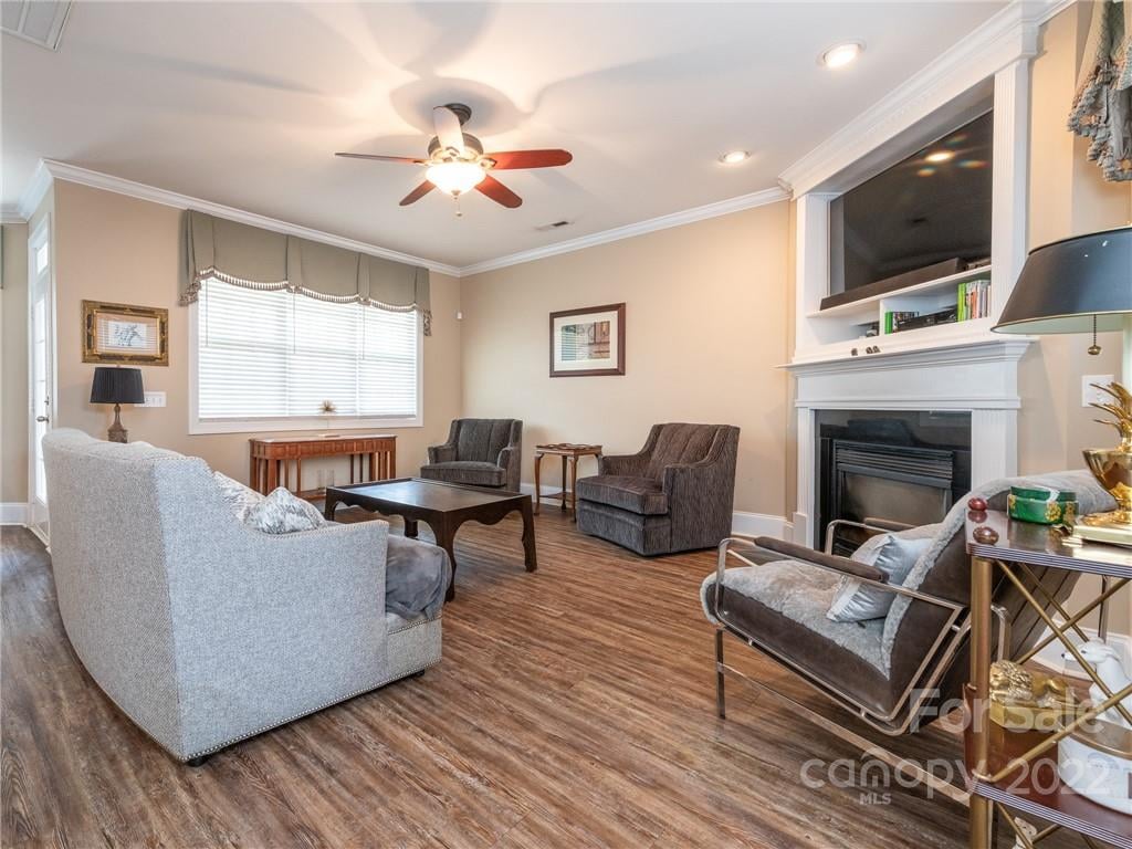 2704 Occaneechi Ct