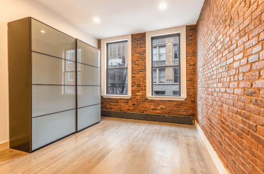 302 Canal St - Building