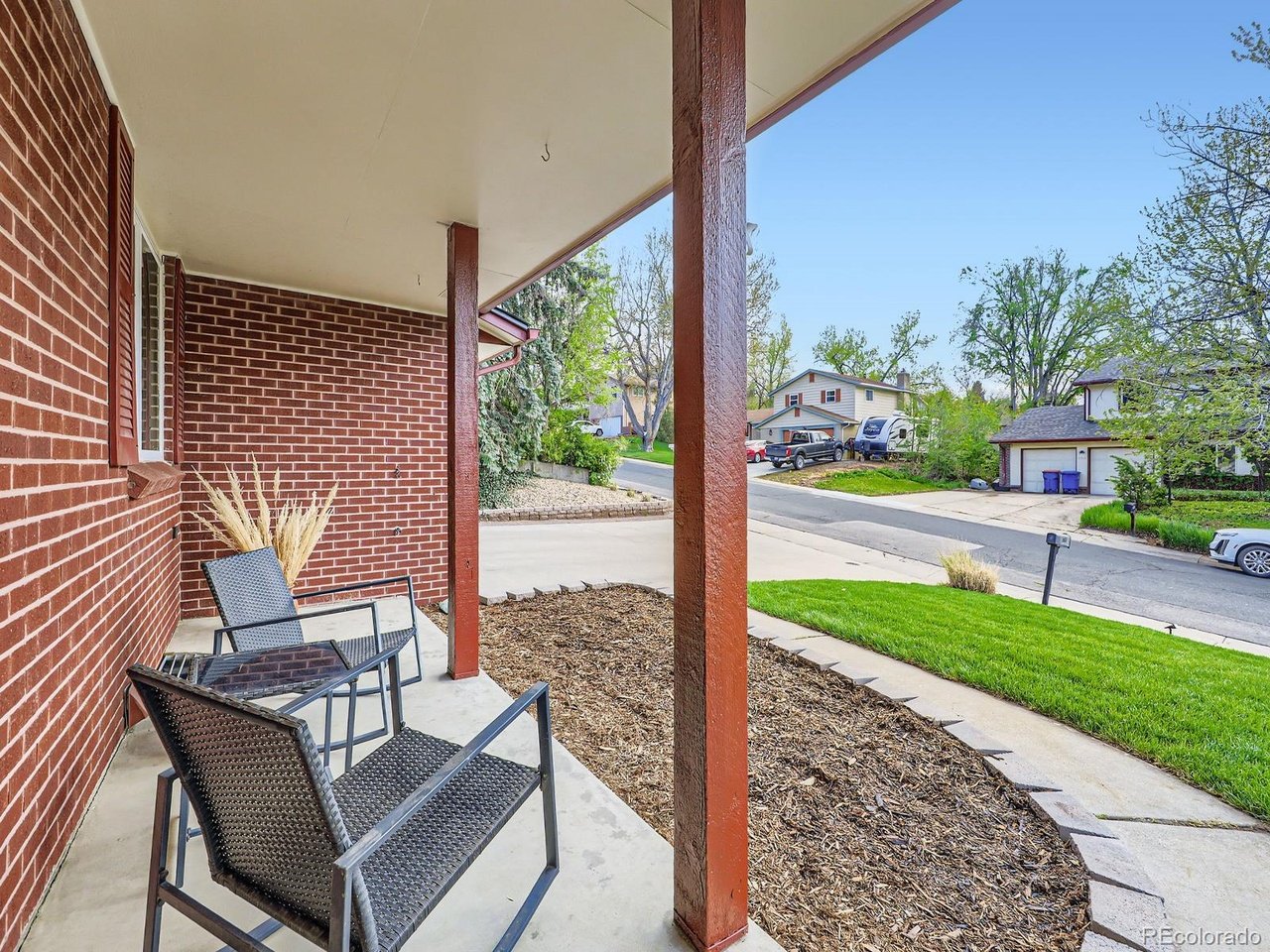 6768 Vivian St