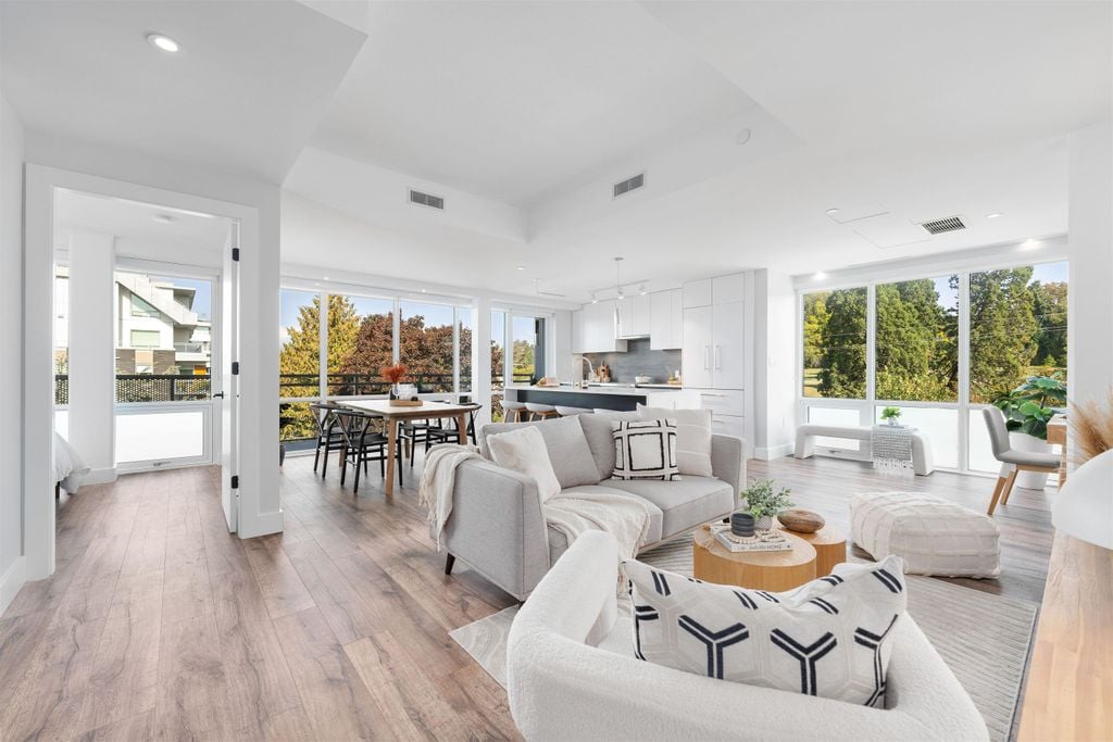 5118 Cambie St, #402