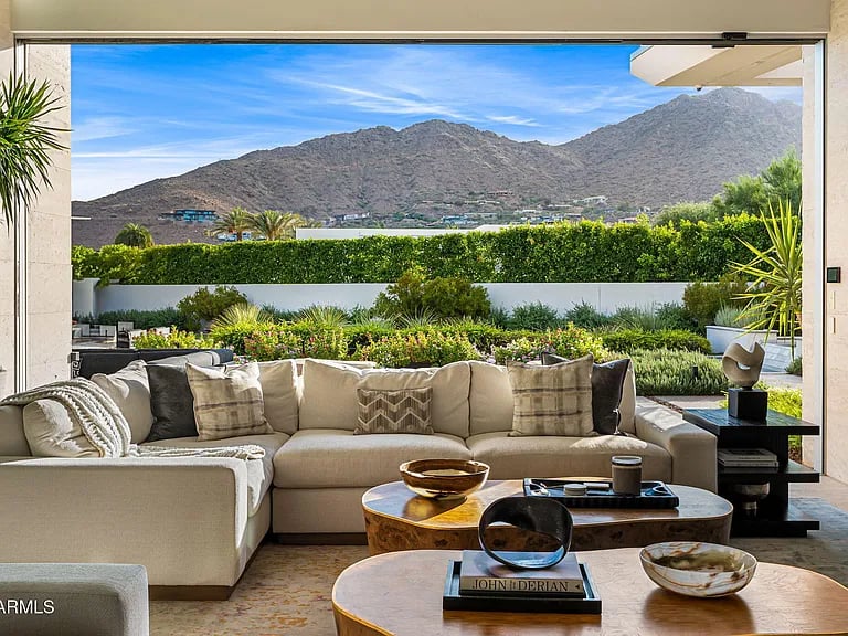 5611 N WILKINSON Road