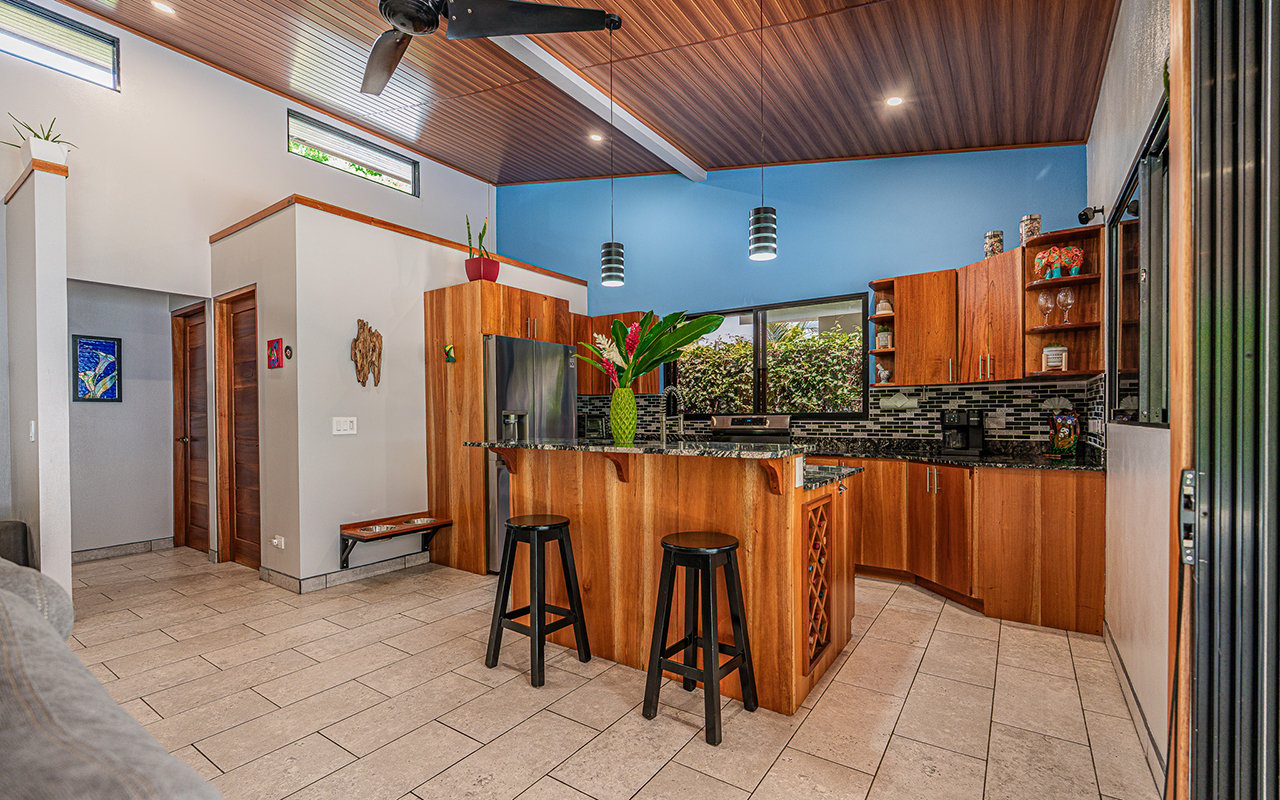 Home Near Downtown Uvita with Private Forest and Creek