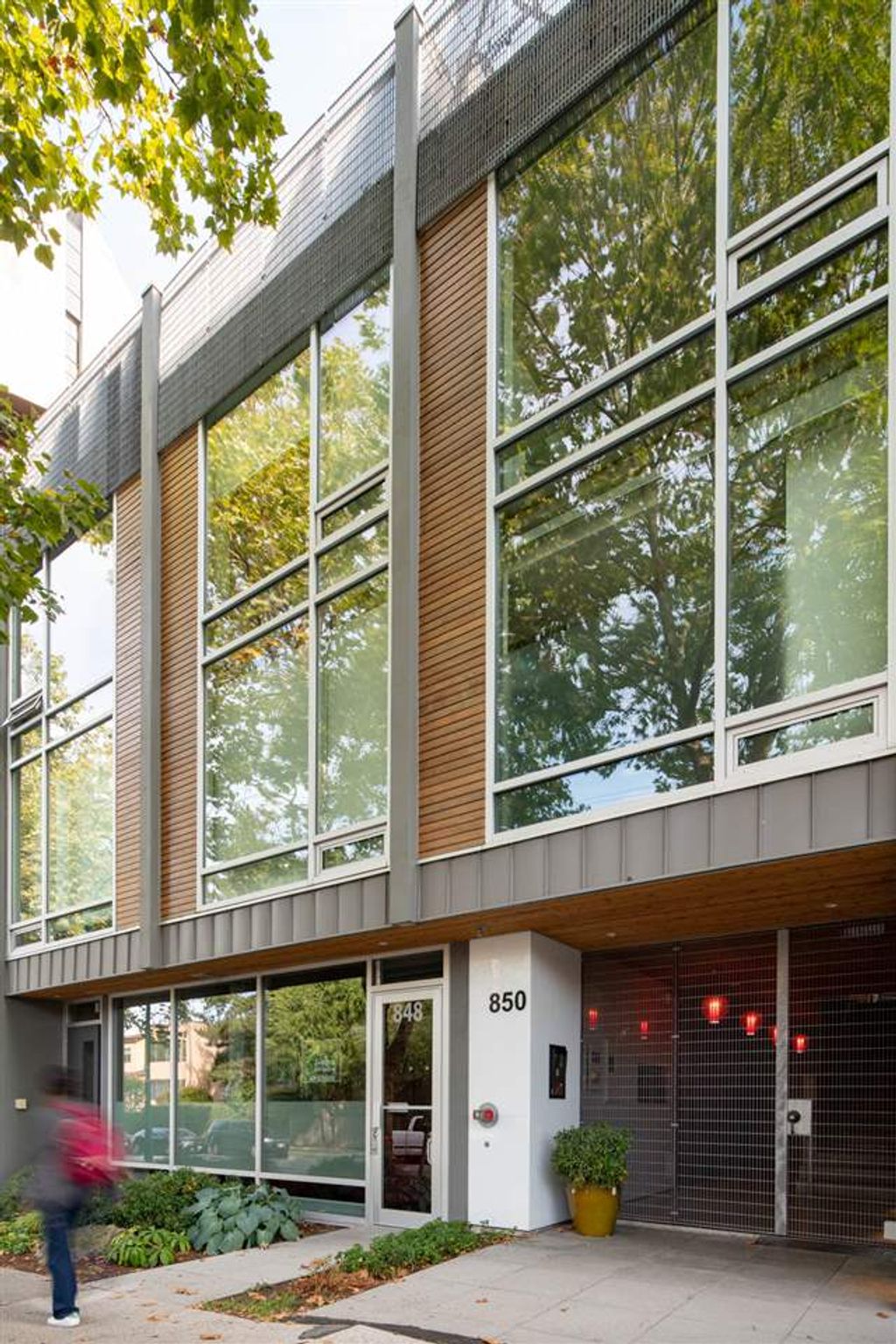 850 W 8th Ave, #7