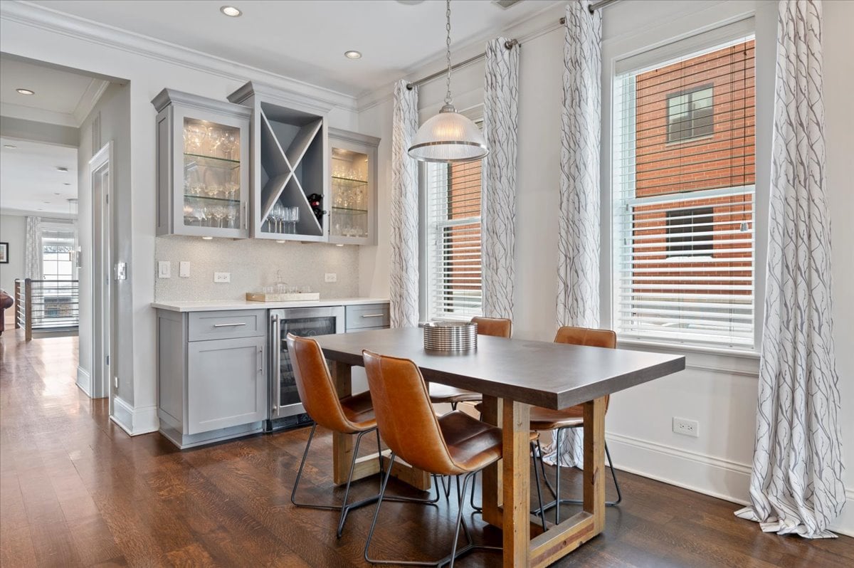 1821 N Larrabee Unit 2