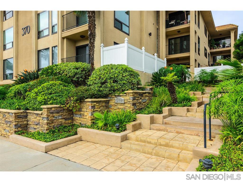 370 Rosecrans Street, Unit 305