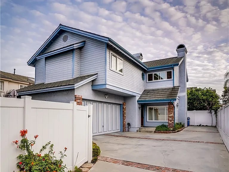 2112 Curtis Ave #B