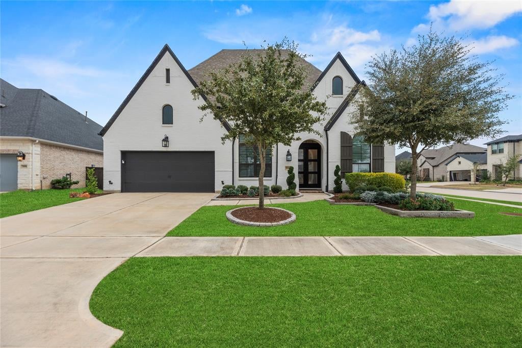 3002 Bluestem Rd