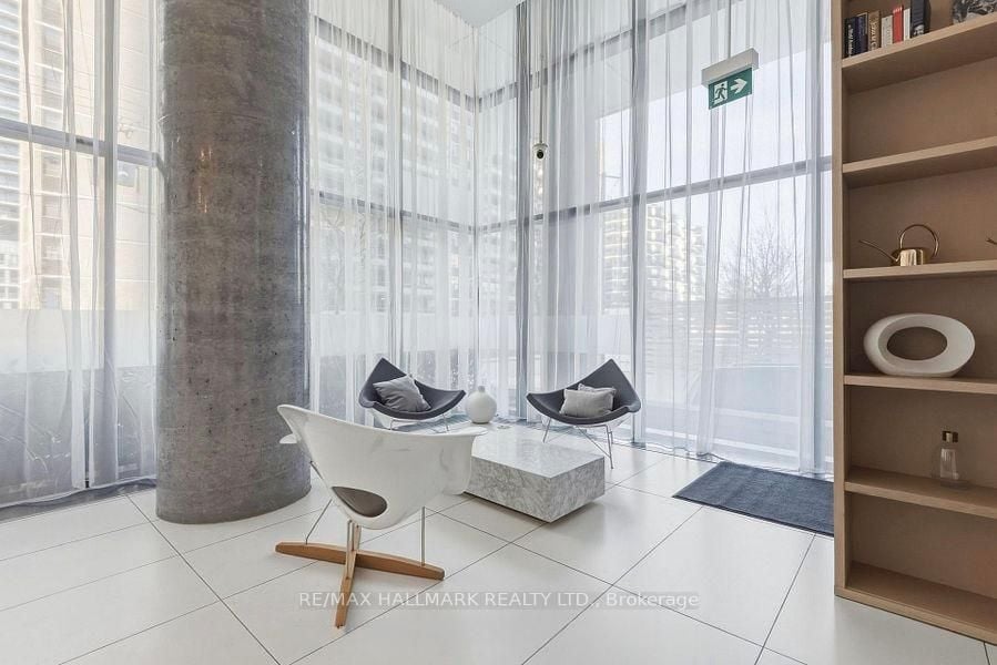 PRESTIGE LIVING AT YONGE & EGLINTON