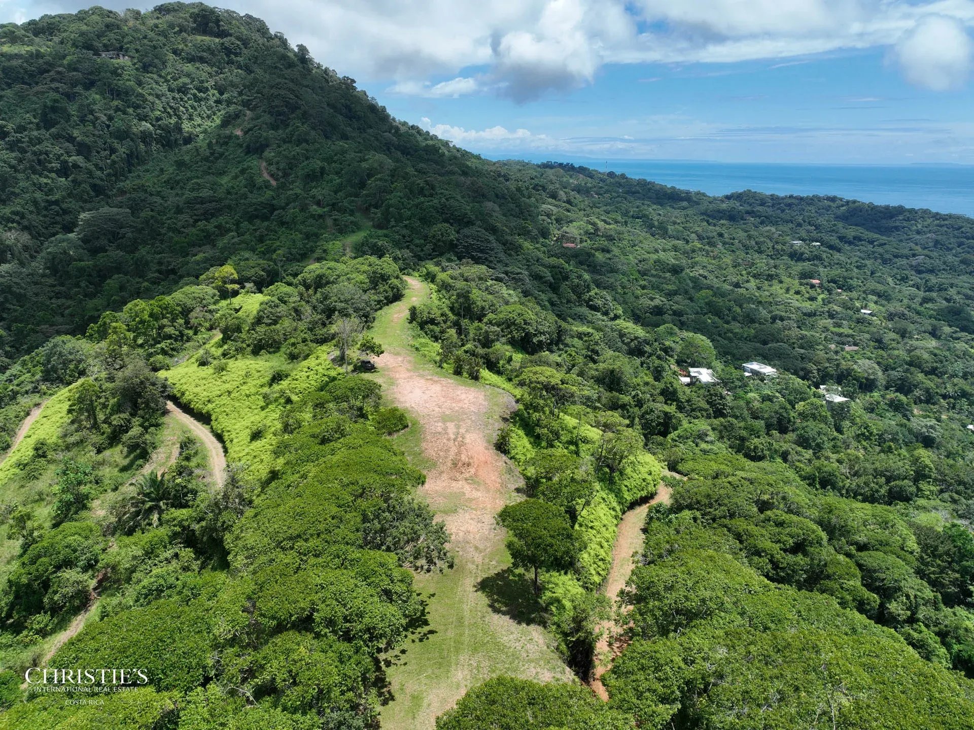 Luxury Farm Estate — 60 hectares of Breathtaking Views & Ultimate Privacy
