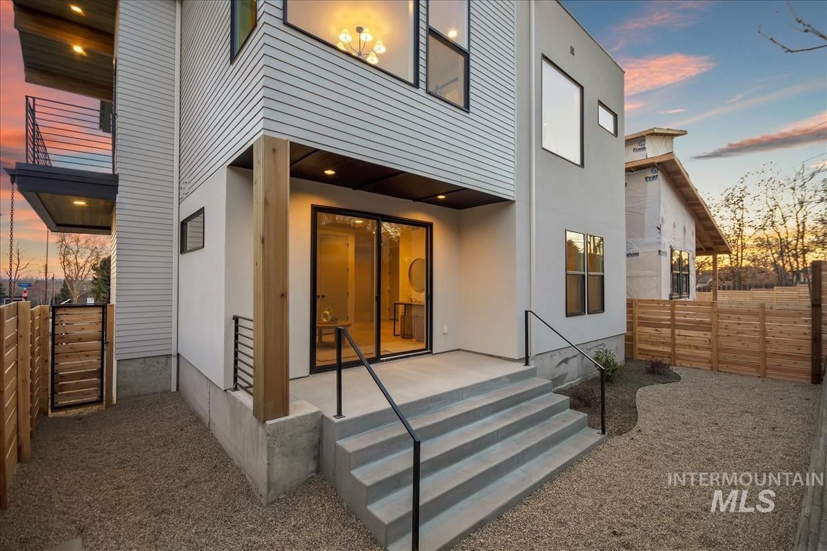 Contemporary Home With Foothills Views in Boise