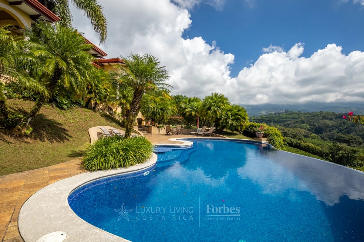 20090 - Luxurious Coffee Estate for Sale in the Mountains of Alajuela