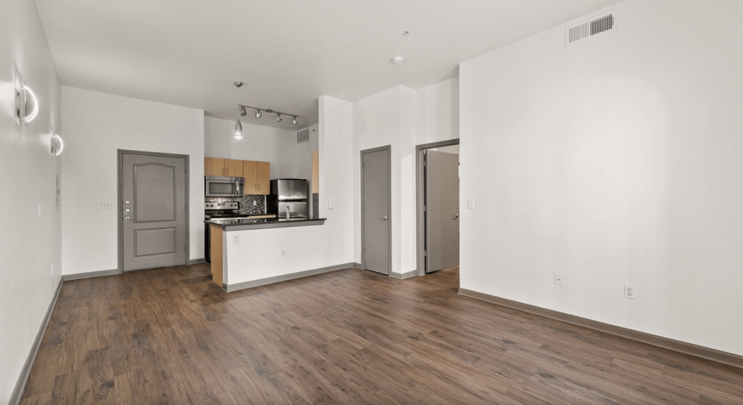 Lease today, live up to 4 weeks free!!