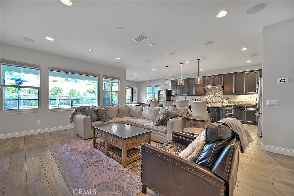 5912 Nisa Dr
