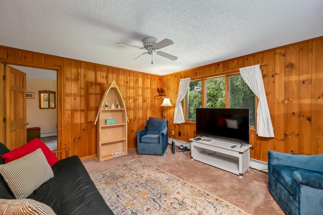 42 Hawkins Pond Rd
