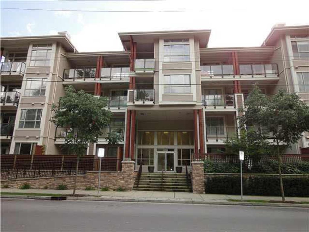 2484 Wilson Ave, #302