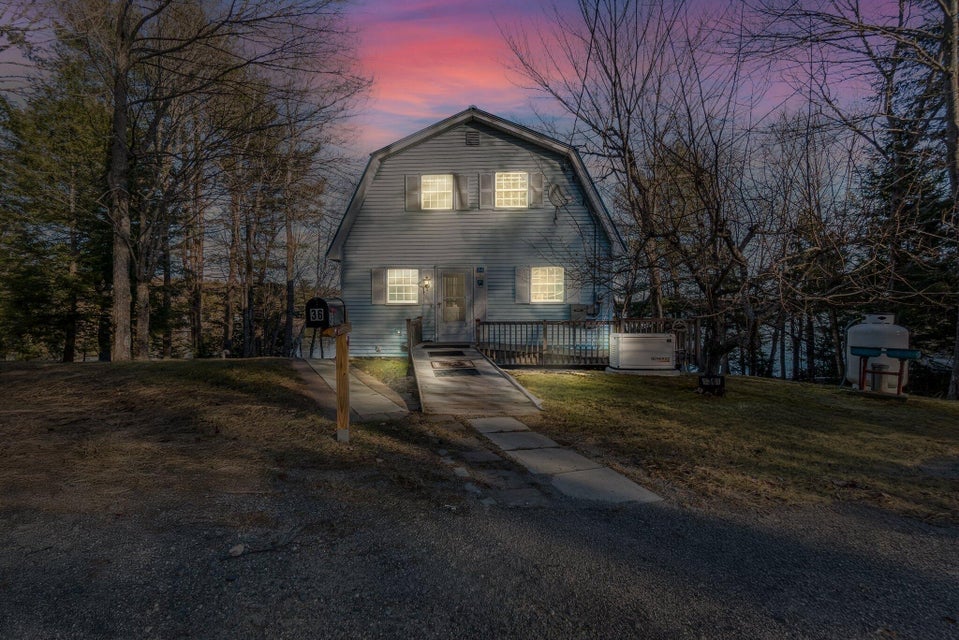 36 Worcester Way Lincoln, ME 04457