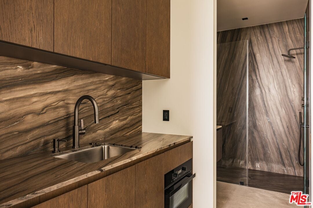 Skyreach Manor, Dume Dr, 90265