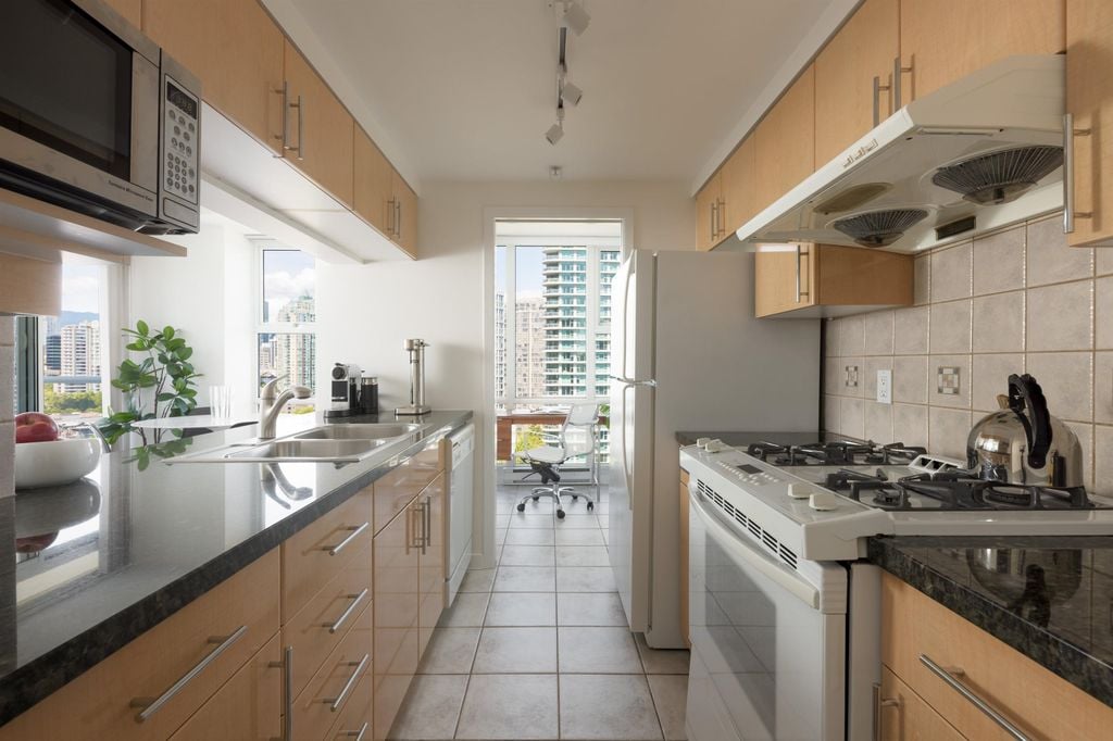 1077 Marinaside Cres, #2106