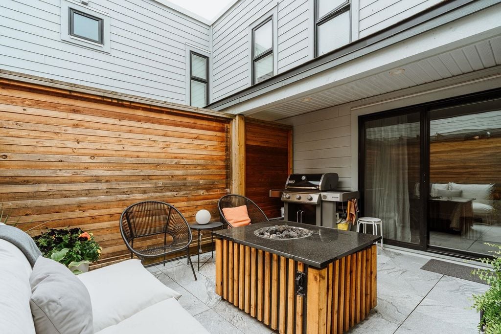 503 E Pender St #7