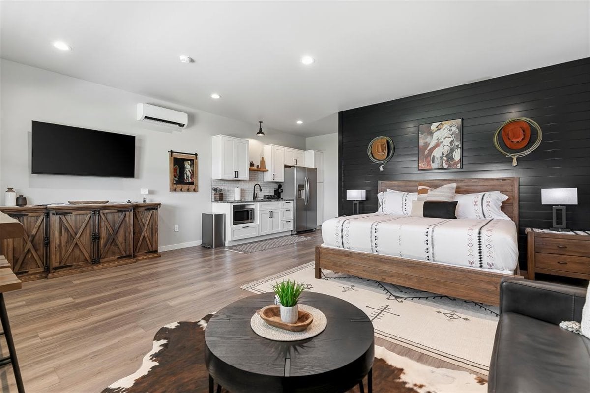 11- Unit Boutique Short Term Rental