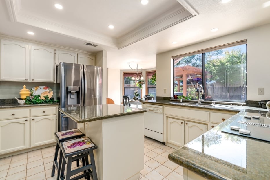 111 Sherwood Ln