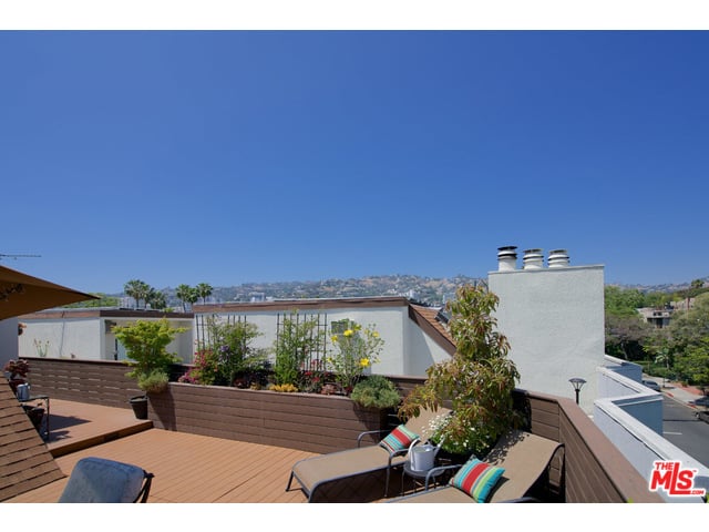 851 N Kings Rd #303