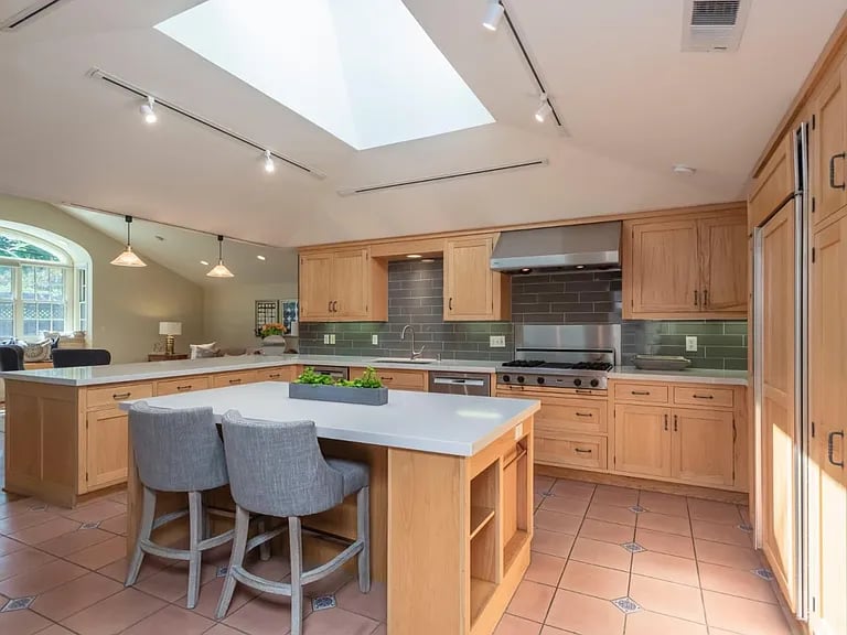 1105 Rosefield Way