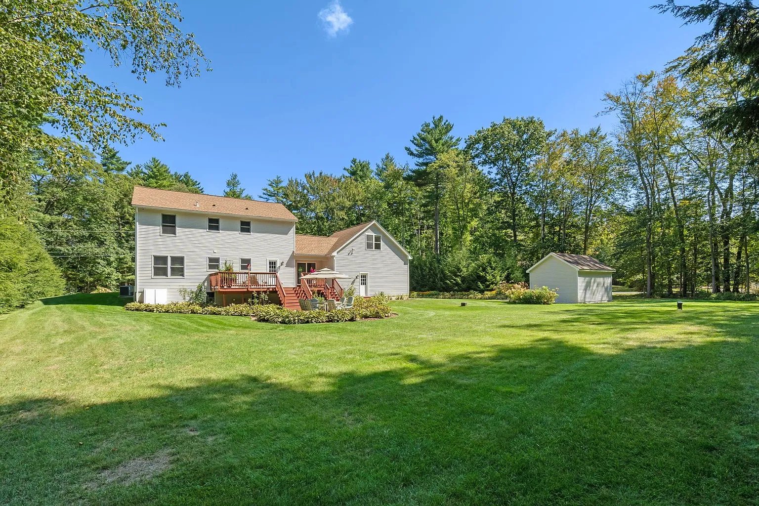 2 Brookside Ln