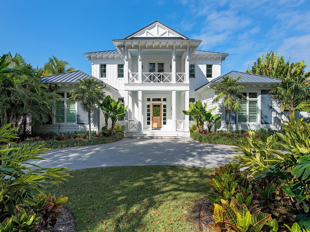 225 4th Avenue North