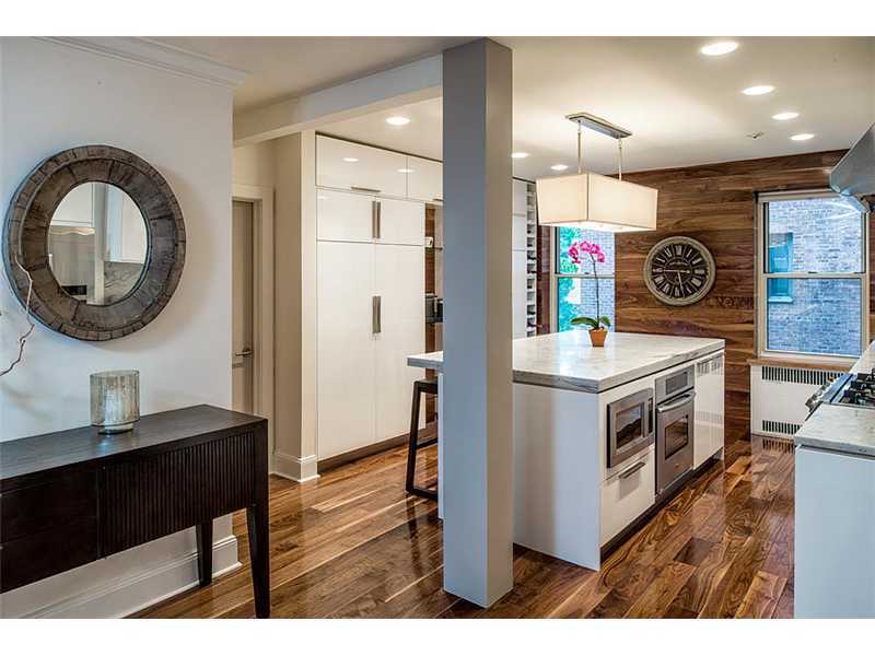 25 W Elm St