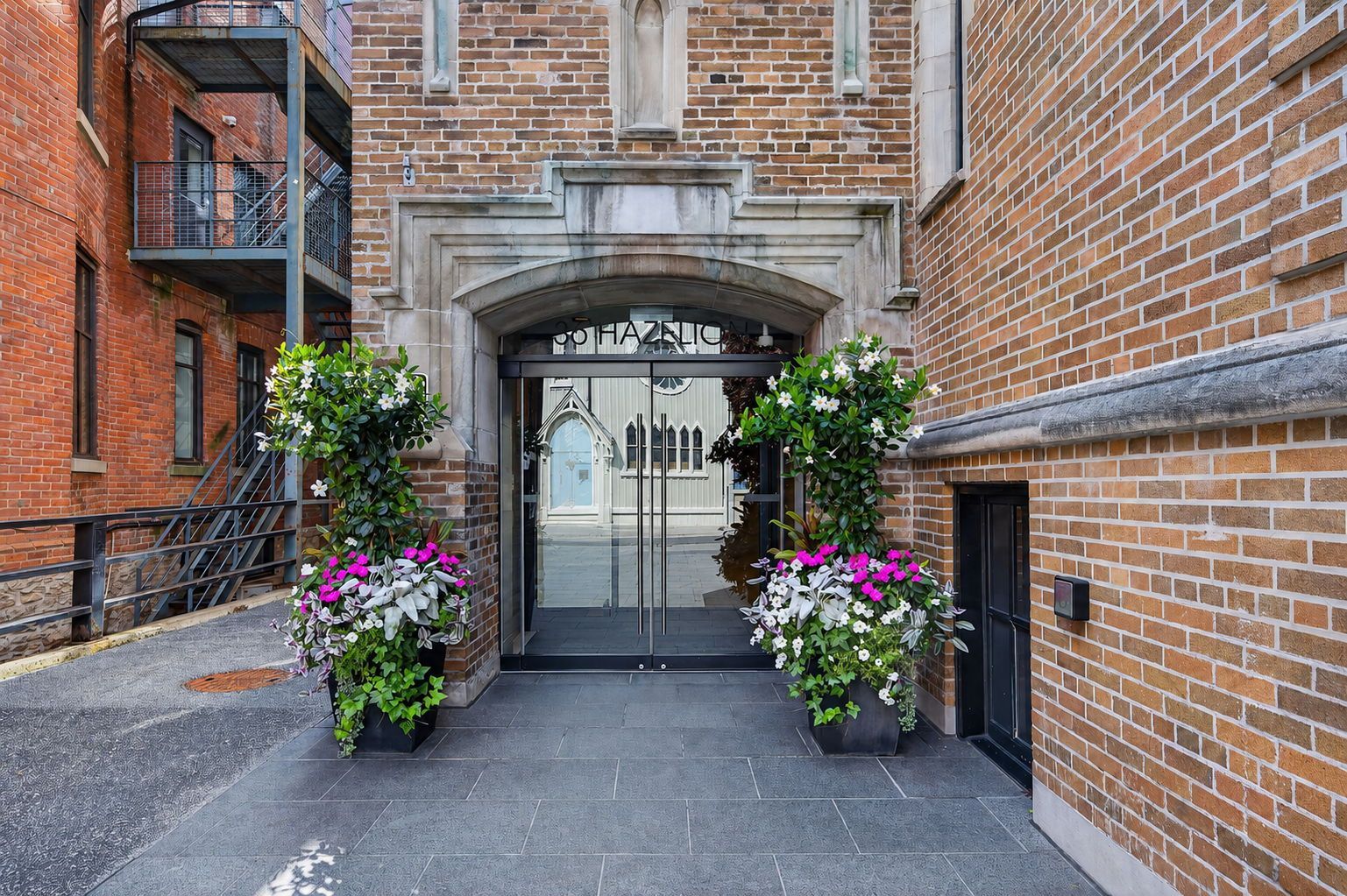 Ultra-Exclusive Yorkville Address