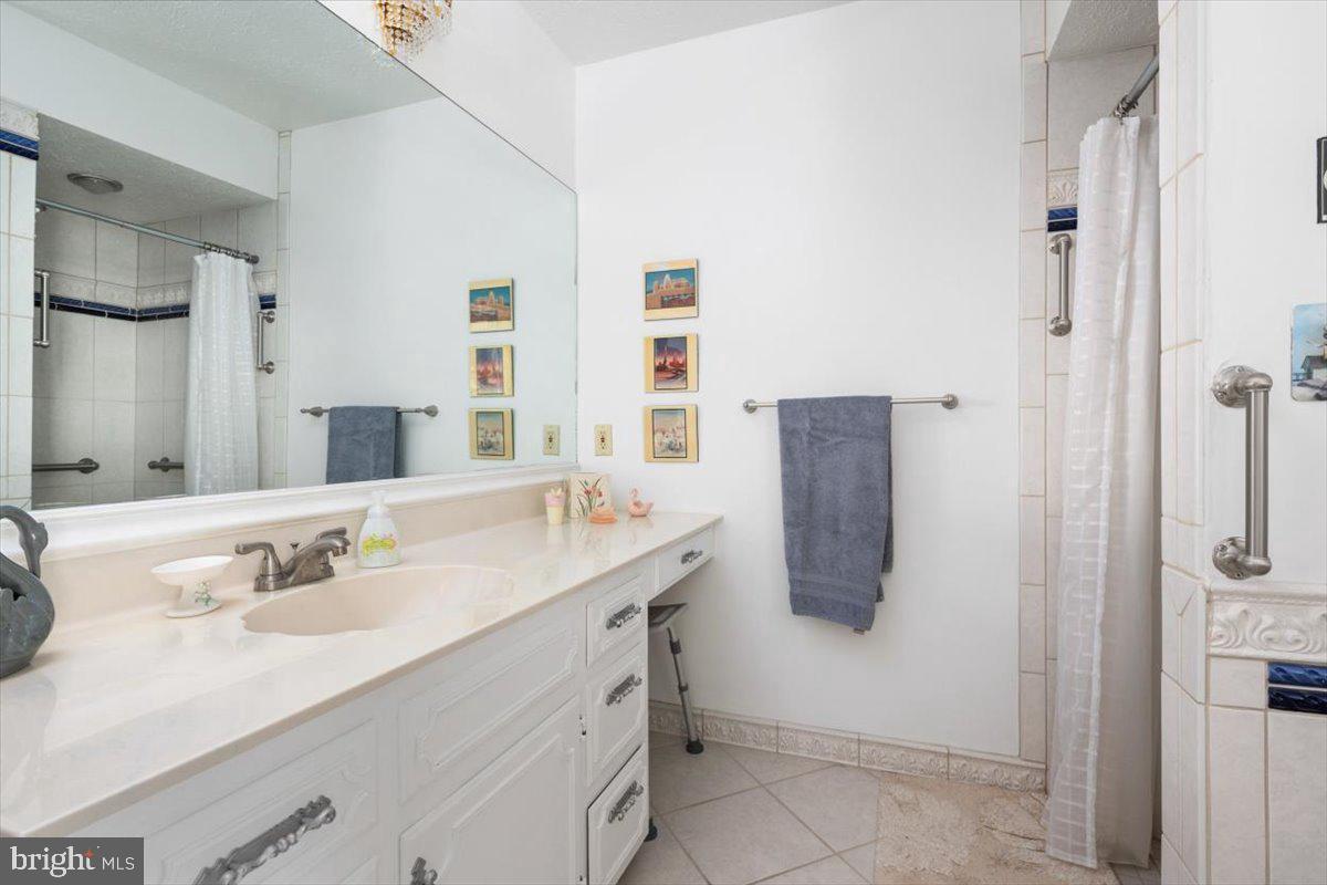 88 E Lake Dr