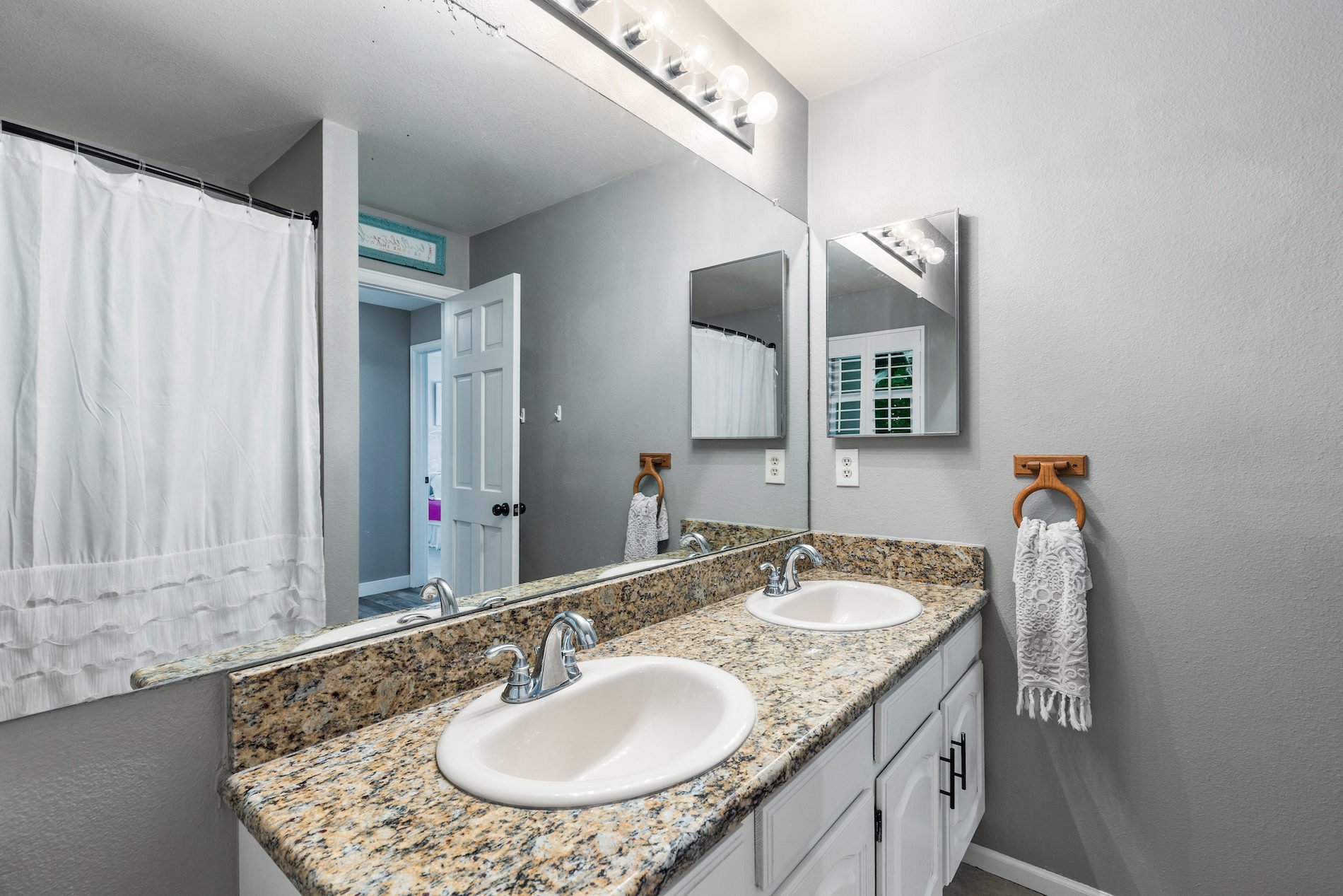 8745 Meadowlark Circle