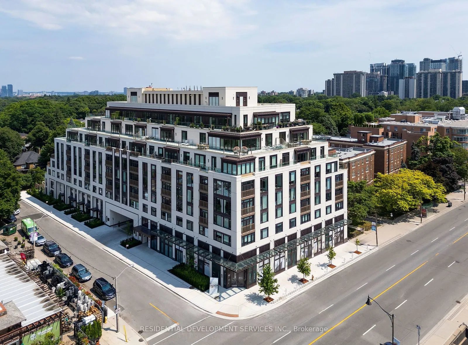 1 Strathgowan Ave #802