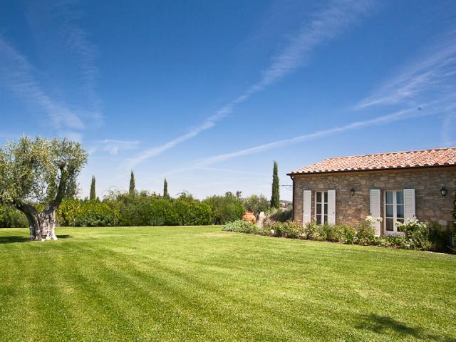 The White Retreat Tuscan House
