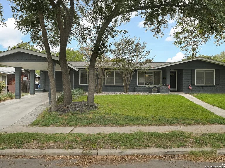 323 Sprucewood Ln