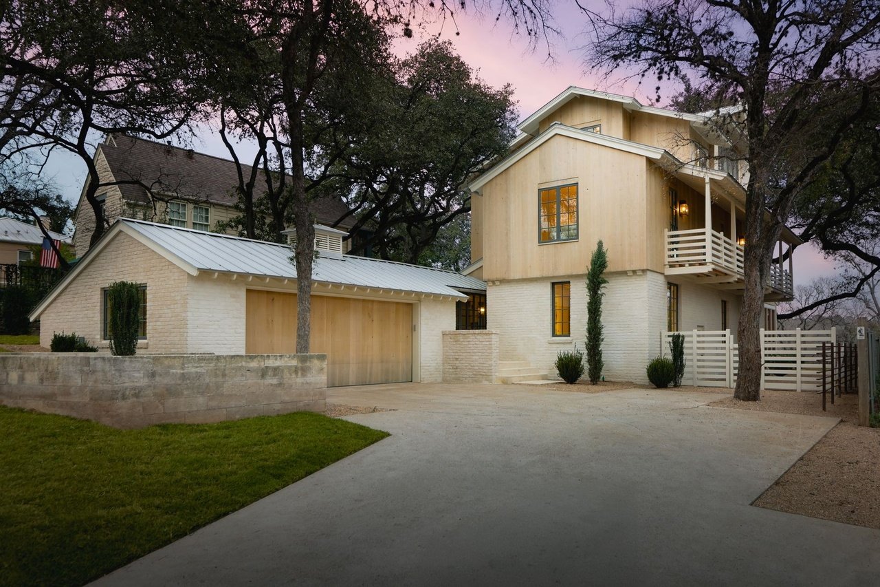1012 Gaston Ave