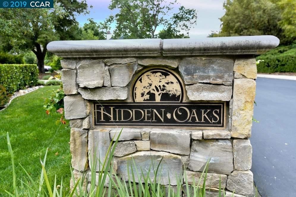 53 Hidden Oaks Dr