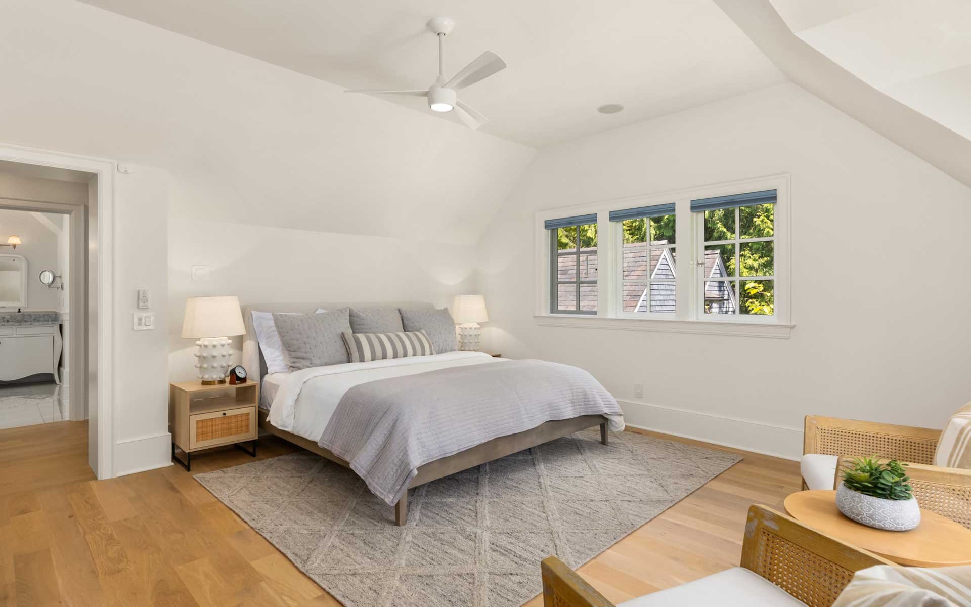 Sunny Hamptons Style in the Heart Of Medina