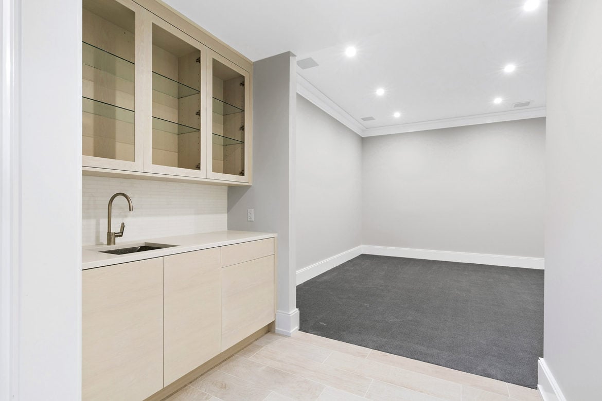 Newman Avenue, Bridgehampton