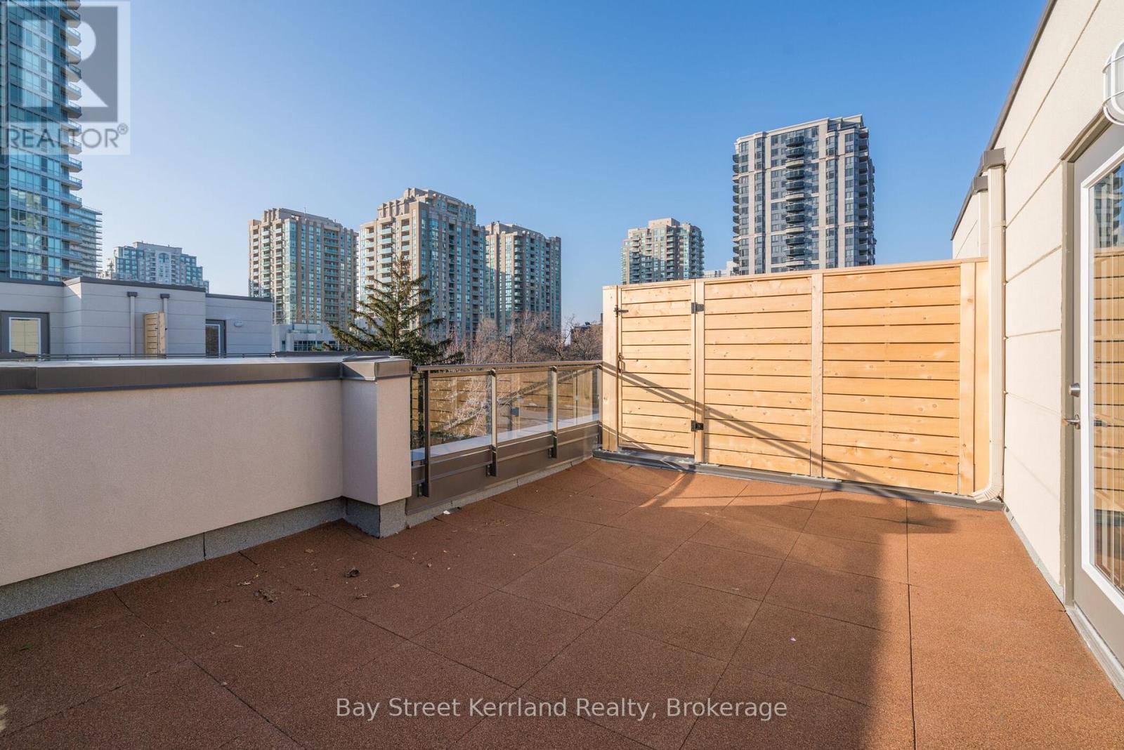 52 Holmes Ave W #5