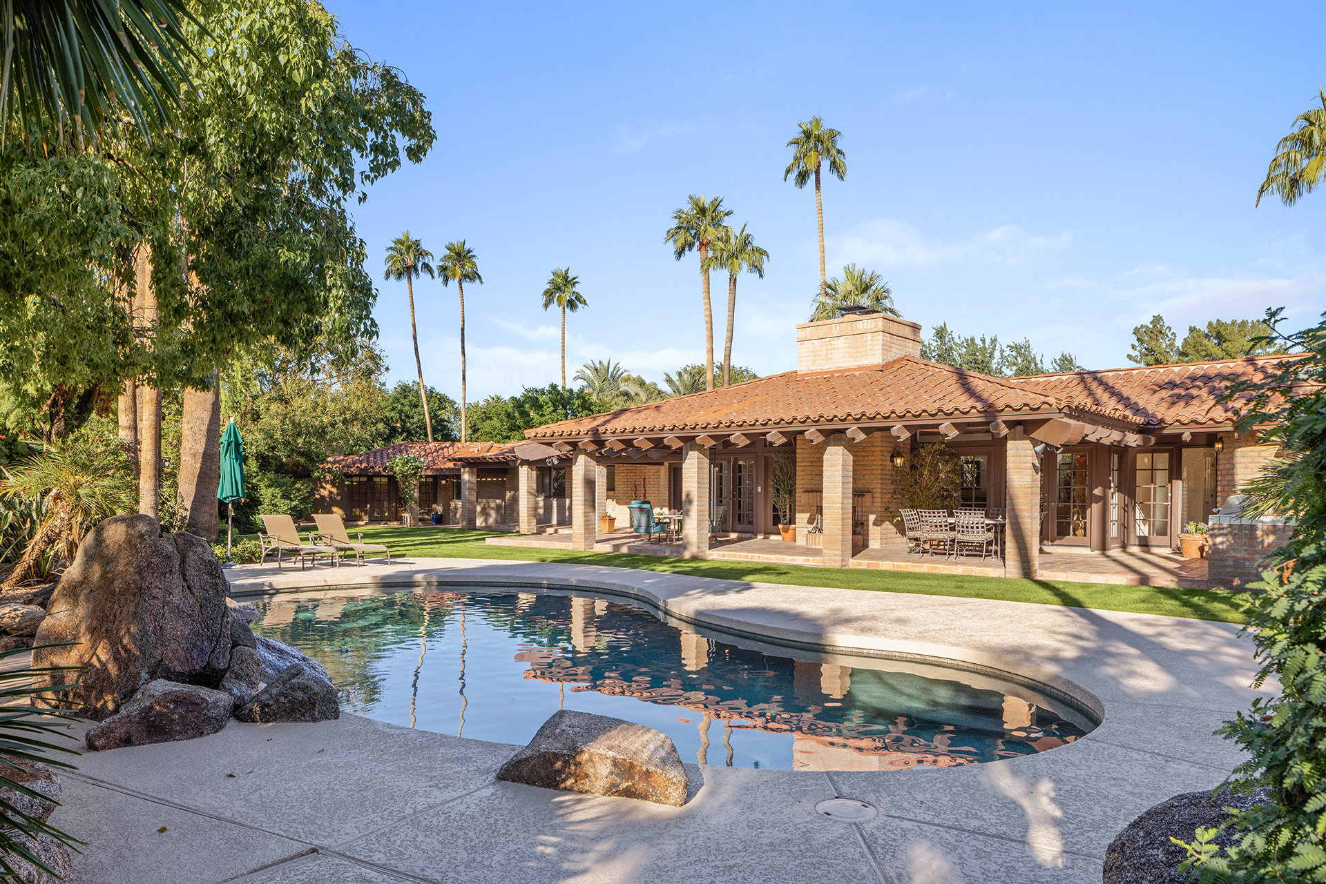 5401 E MARIPOSA Street