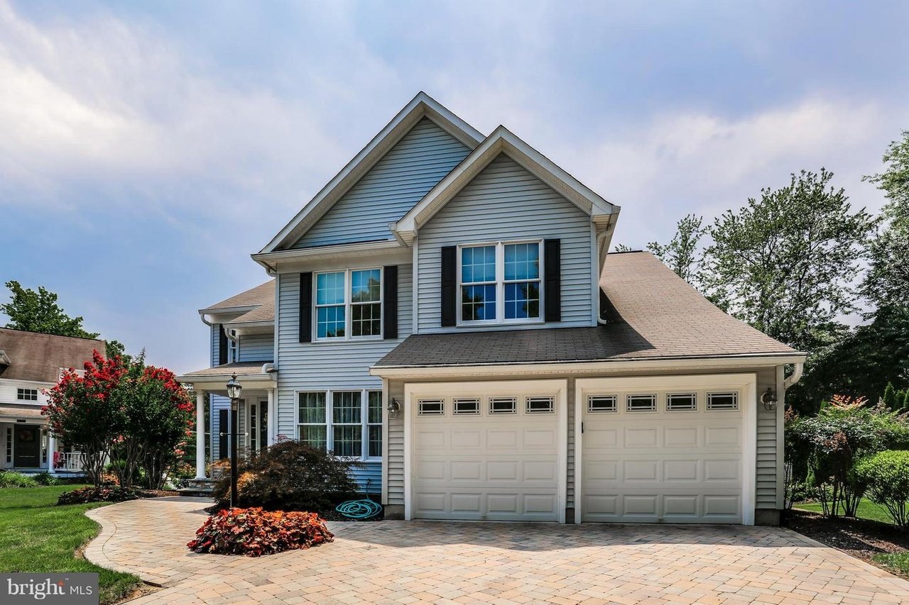 246 Kennedy Dr
