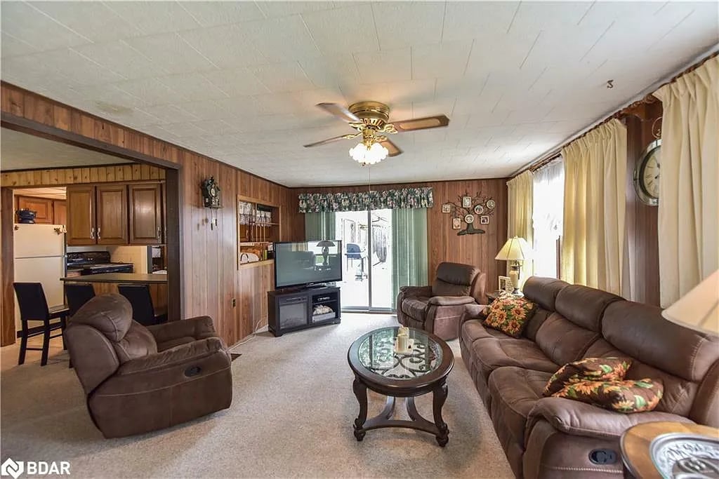 4 Park Ln