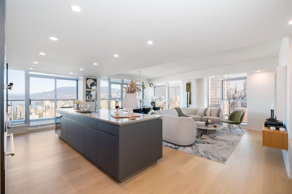 889 Pacific St, #3003