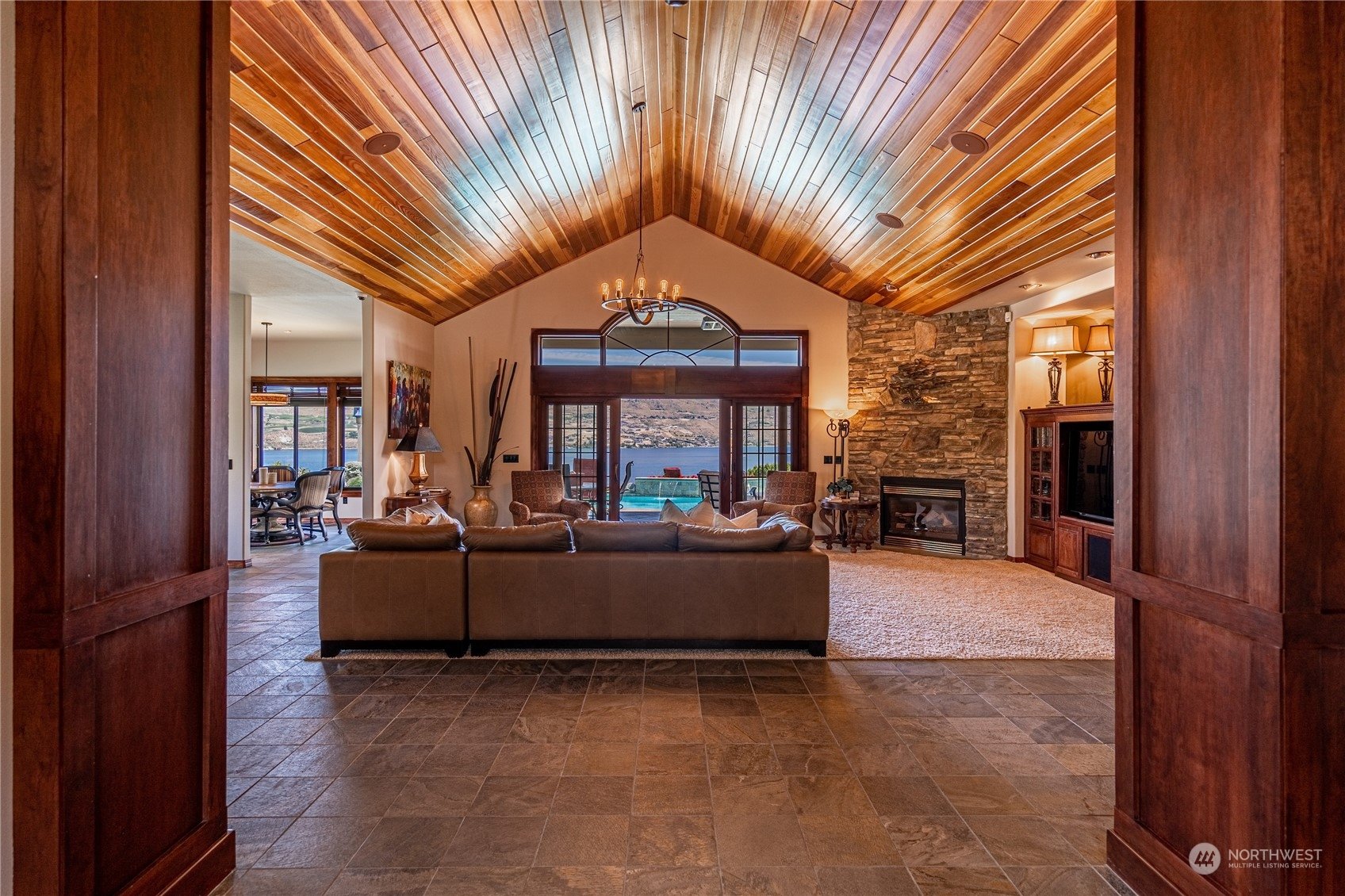 270 Bene Vista Ln