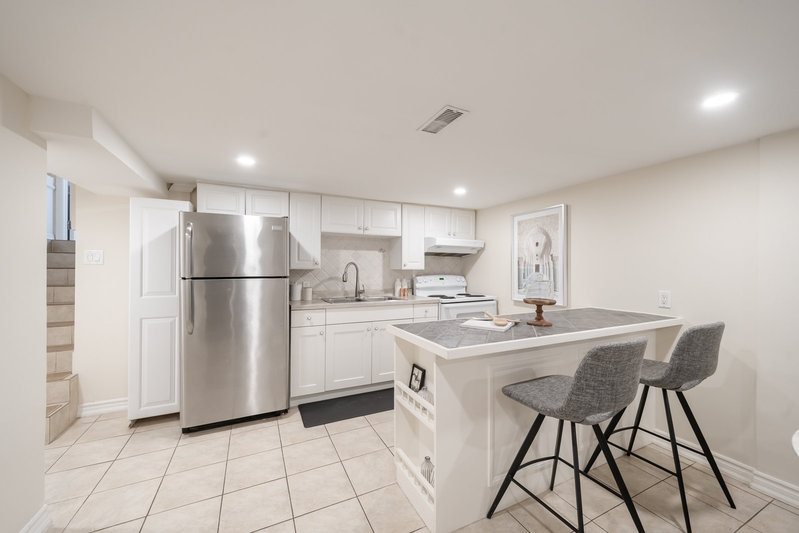 135 Sellers Ave 