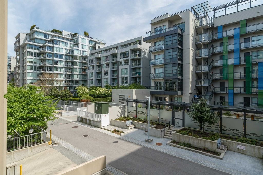 388 W 1st Ave, #206
