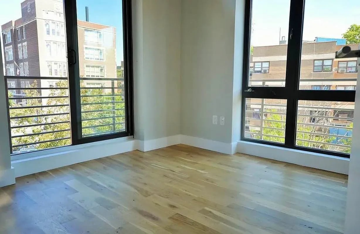 185 Leonard St 3E