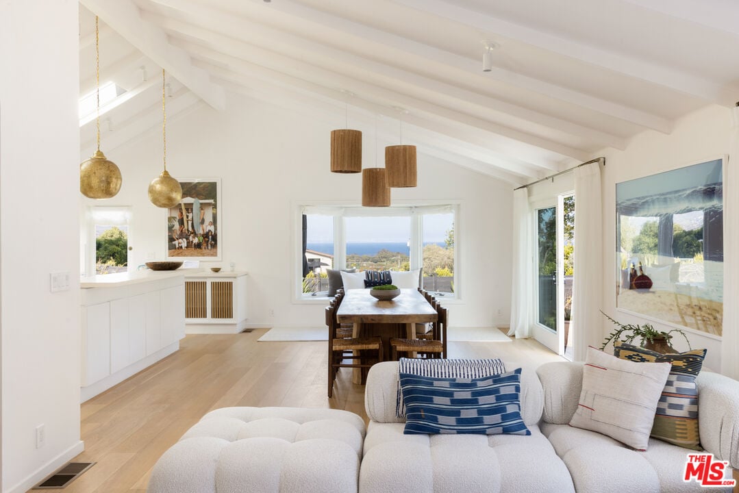 Echelon Pavilion, Grayfox St, 90265